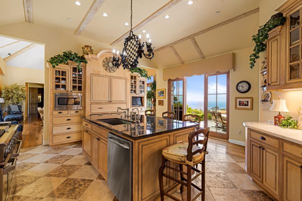 Chandelier, Interior, Kitchen, Recessed Lighting, Water