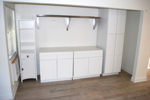 Interior, Washer, Wood Texture Flooring