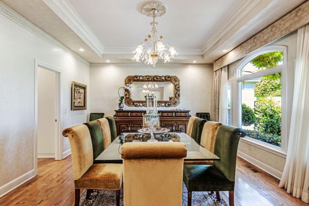 Chandelier, Dining room, Interior, Recessed Lighting, Wood Texture Flooring
