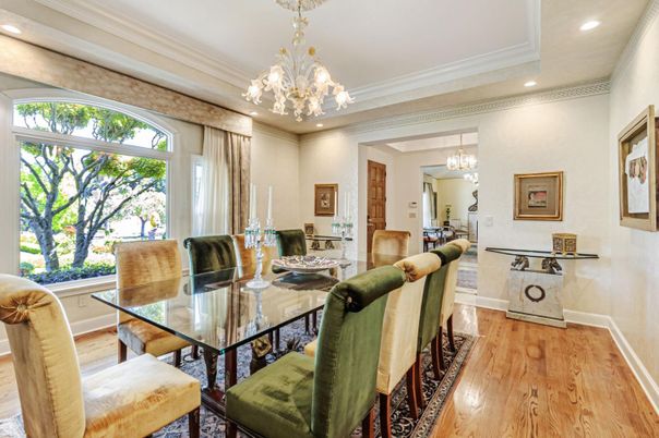 Chandelier, Dining room, Interior, Recessed Lighting, Wood Texture Flooring