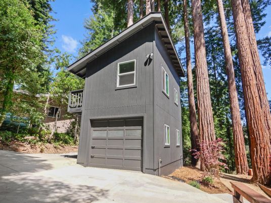 Detached Garage, Exterior