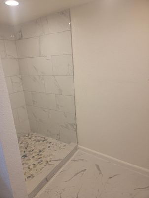 Bathroom, Interior, Marble, Marble Walls, Recessed Lighting