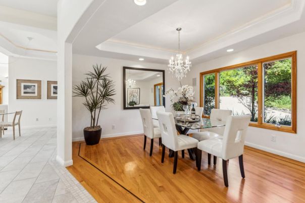 Chandelier, Dining room, Interior, Recessed Lighting, Wood Texture Flooring