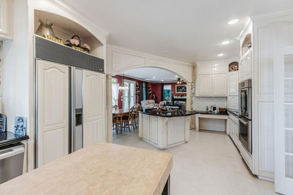 Dining room, Interior, Kitchen, Pendant Lights, Recessed Lighting, Stainless Steel Appliances