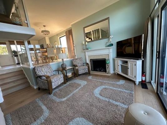 Chandelier, Dining room, Fireplace, Interior, Wood Texture Flooring