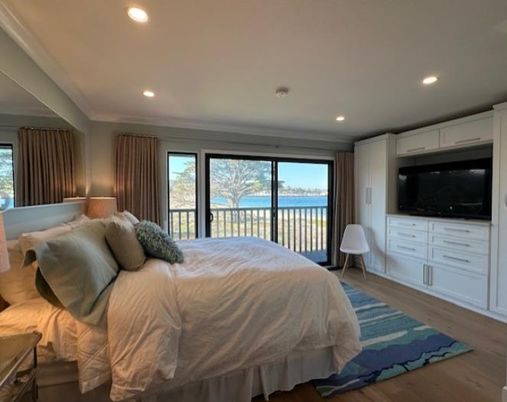 Bedroom, Interior, Recessed Lighting, Water, Wood Texture Flooring