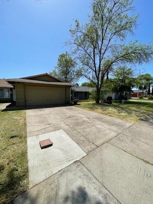 Backyard, Detached Garage, Exterior