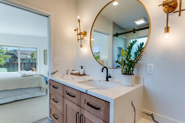 Bathroom, Dual Sink Vanities, Interior, Recessed Lighting