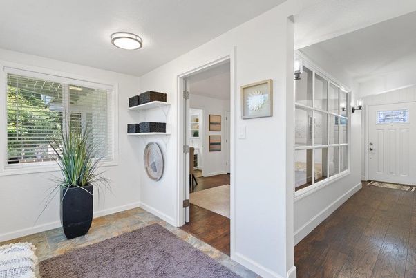 Interior, Washer, Wood Texture Flooring