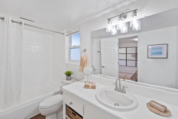 Bathroom, Interior, Tile Countertops