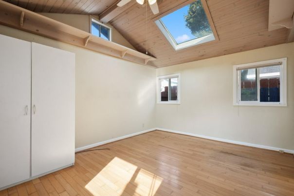 Empty room, Interior, Wooden Ceilings, Wood Texture Flooring