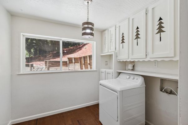 Interior, Pendant Lights, Washer, Wood Texture Flooring