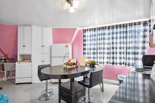 Dining room, Interior