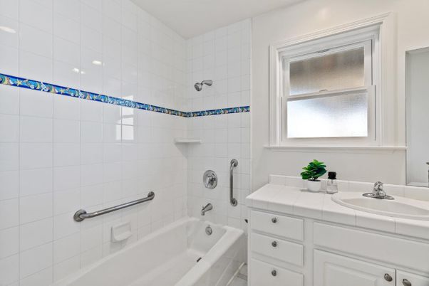 Bathroom, Interior, Tile Countertops