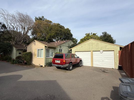 Detached Garage, Exterior