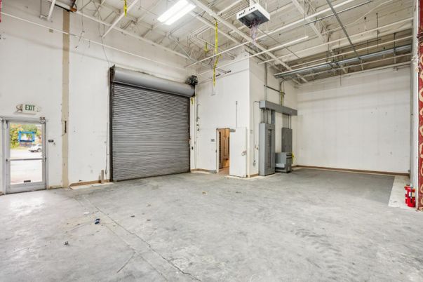 Garage, Interior
