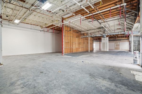 Garage, Interior