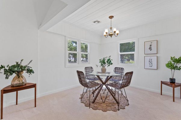 Chandelier, Dining room, Interior