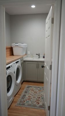 Interior, Recessed Lighting, Washer, Wood Texture Flooring
