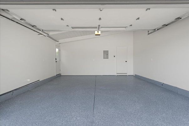 Garage, Interior