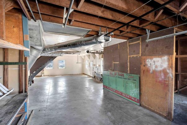 Garage, Interior