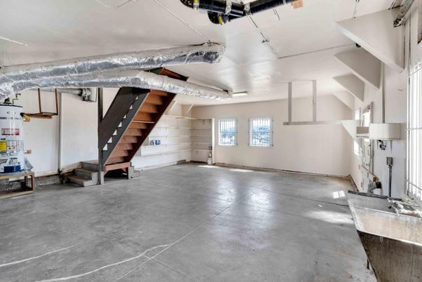 Garage, Interior