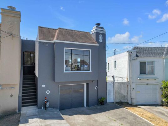Attached, Exterior, Facade, Modern
