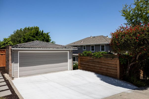 Detached Garage, Exterior