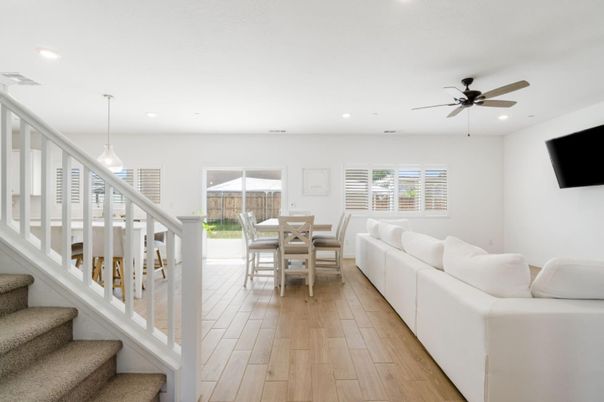 Dining room, Interior, Living room, Pendant Lights, Recessed Lighting, Wood Texture Flooring