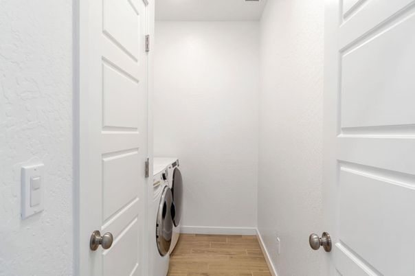 Interior, Washer, Wood Texture Flooring