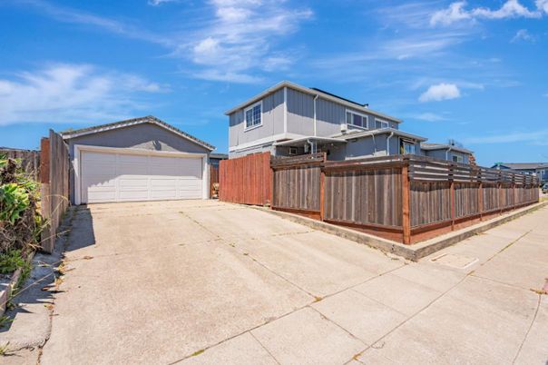 Detached Garage, Exterior