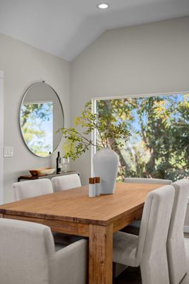 Dining room, Interior, Recessed Lighting