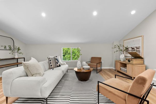 Interior, Living room, Recessed Lighting, Wood Texture Flooring