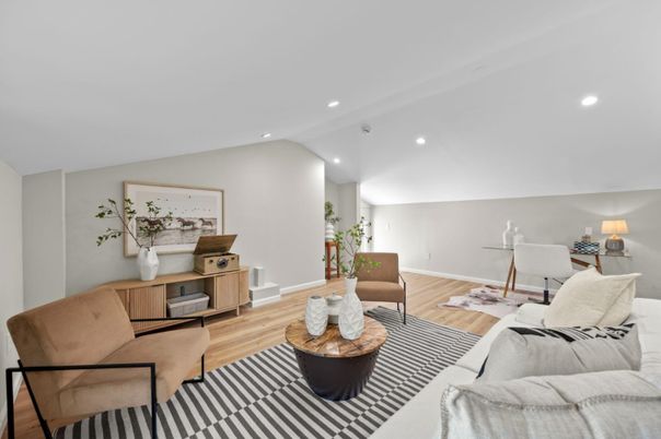 Interior, Living room, Recessed Lighting, Wood Texture Flooring