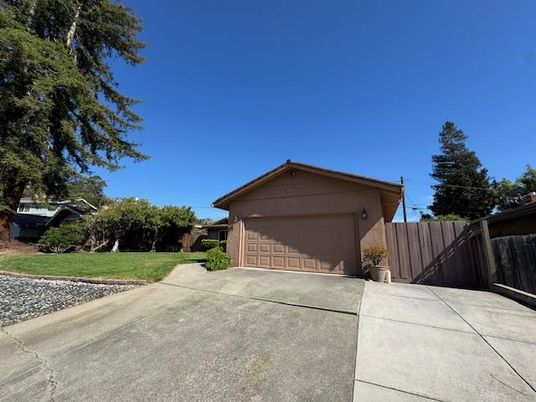 Detached Garage, Exterior