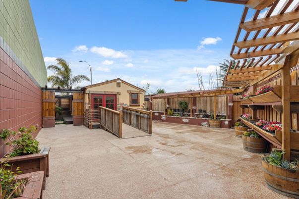 Backyard, Exterior