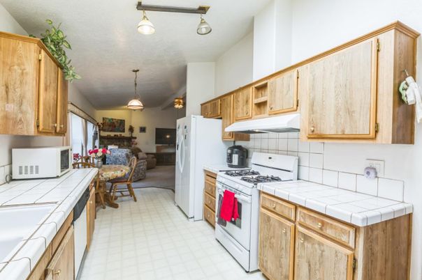 Interior, Kitchen, Pendant Lights, Tile Countertops