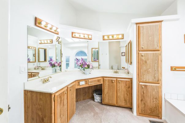 Bathroom, Dual Sink Vanities, Interior