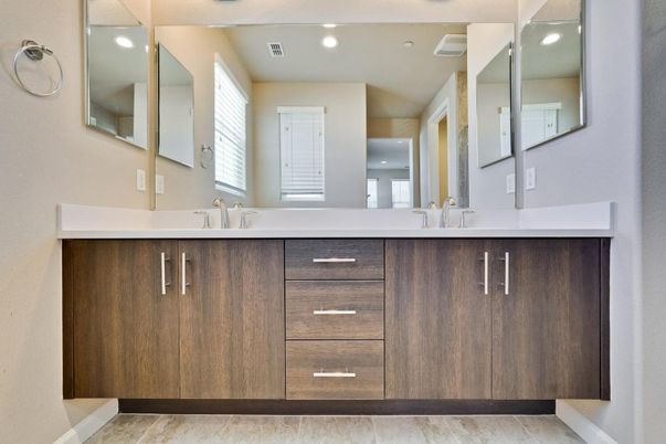 Bathroom, Dual Sink Vanities, Interior, Recessed Lighting