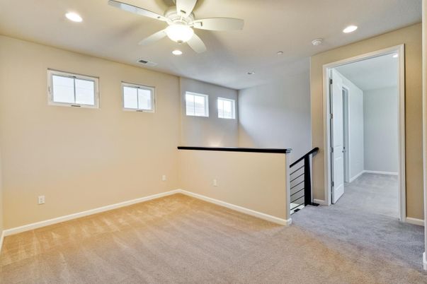 Empty room, Interior, Recessed Lighting