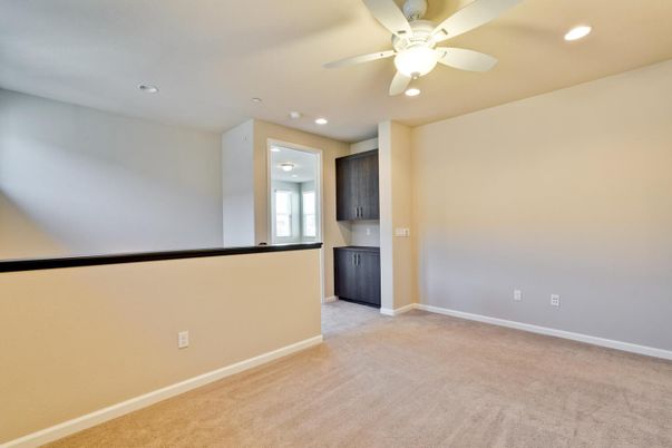 Empty room, Interior, Recessed Lighting