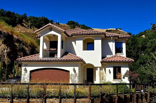 Attached, Exterior, Facade, Mediterranean