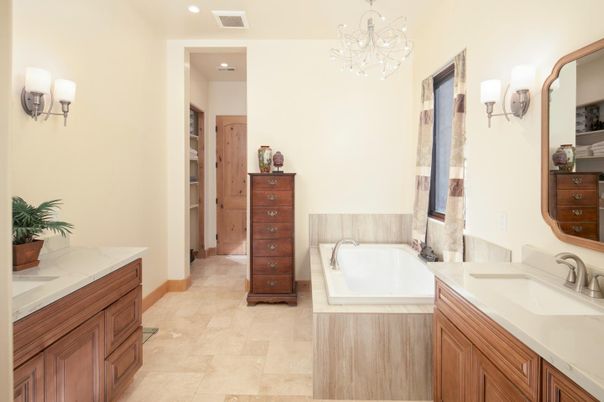 Bathroom, Dual Sink Vanities, Interior, Recessed Lighting