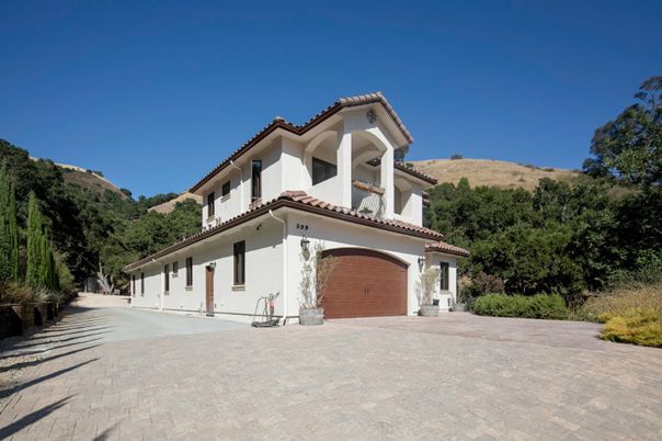 Attached, Exterior, Facade, Mediterranean