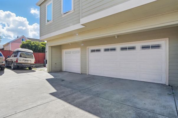 Detached Garage, Exterior