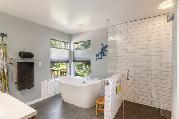 Bathroom, Free Standing Baths, Glass Shower, Interior, Recessed Lighting