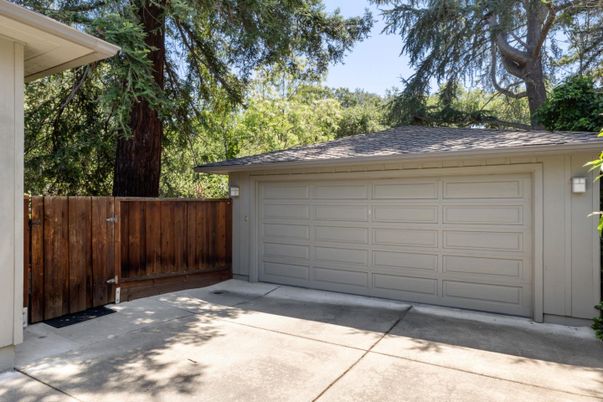 Detached Garage, Exterior
