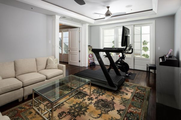 Fitness Equipment, Interior, Living room, Recessed Lighting, Wood Texture Flooring