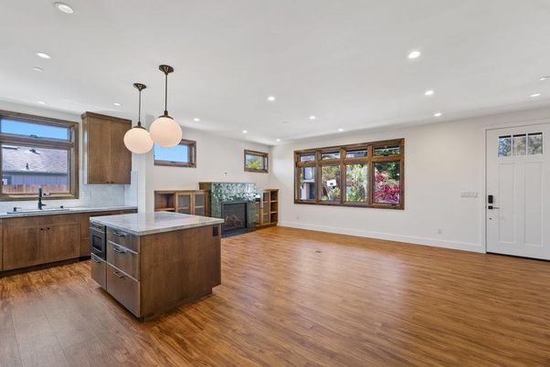 Fireplace, Interior, Kitchen, Pendant Lights, Recessed Lighting, Wood Texture Flooring