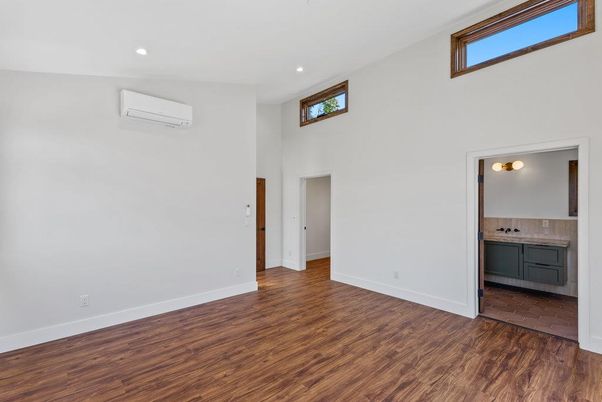 Bathroom, Interior, Recessed Lighting, Wood Texture Flooring
